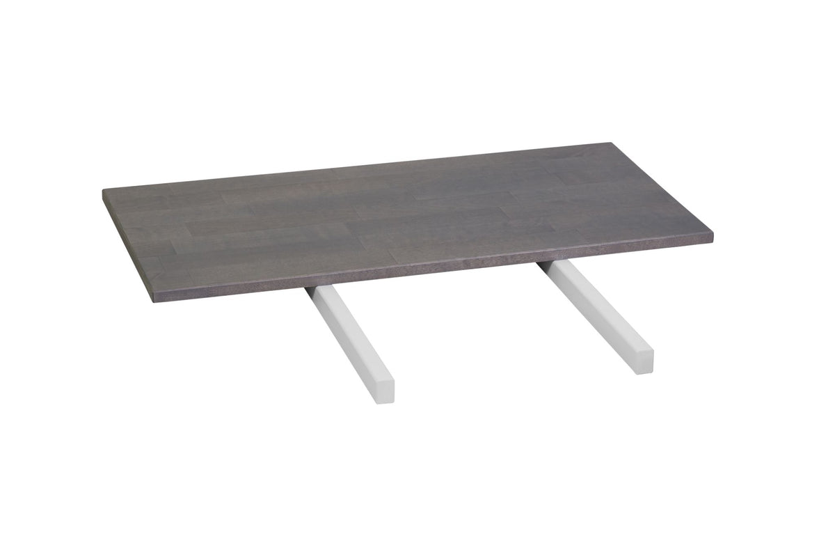 Anis on vankka puinen ruokailyryhmä isommallekin seurueelle. Kaksi kokoa, kolme väriä.