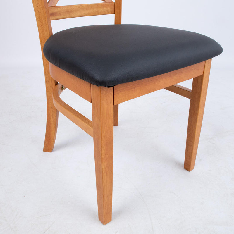 MAKU Mix & match ruokapöydän tuoli tammi ja musta yhdistelmä