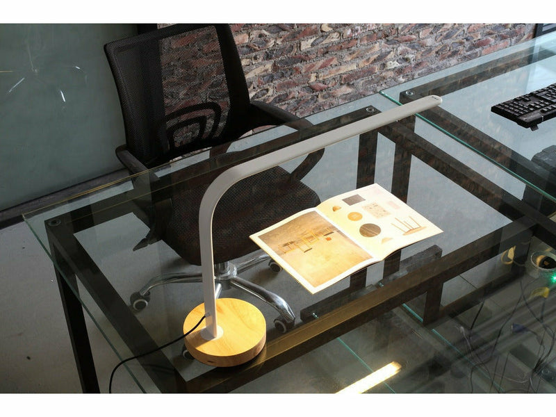 Mumoon Rail pöytävalaisin hopea metallinen moderni design